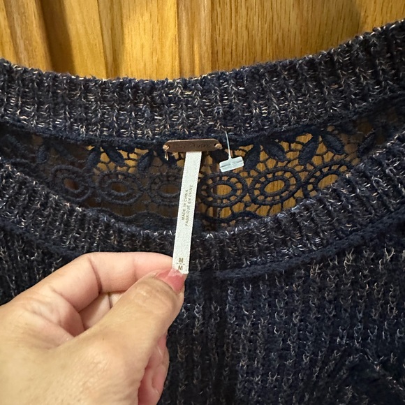 {VGUC} FREE PEOPLE Sweet Jane Crochet Back Sweater - Picture 10 of 11